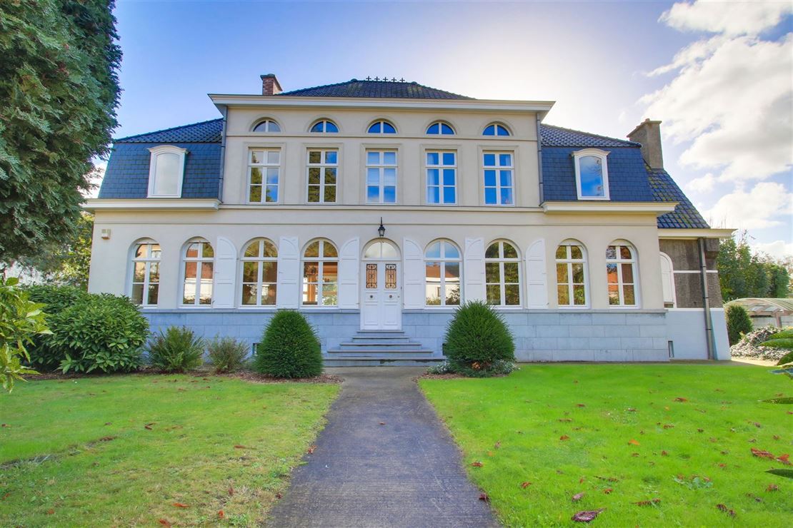 SOMPTUEUSE PROPRIETE FIN XIXeme ENTIEREMENT RENOVEE SOMPTUEUSE PROPRIETE FIN XIXeme ENTIEREMENT RENOVEE
